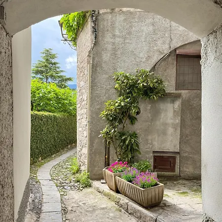 P Terrace Exclusive - View With Terrace - Free Parking Apartment Laglio