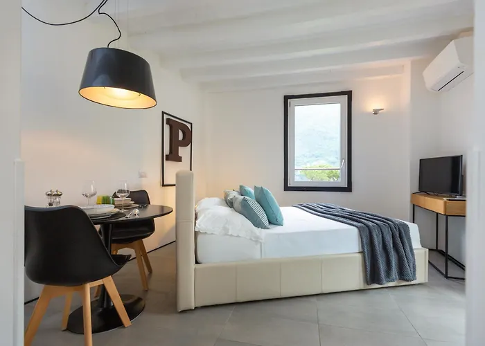 P Terrace Exclusive - View With Terrace - Free Parking Apartamento Laglio