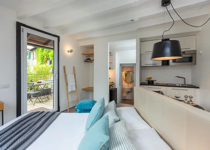 P Terrace Exclusive - View With Terrace - Free Parking Apartamento Laglio